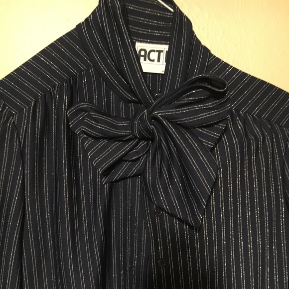 Top - Picture 2 of 6